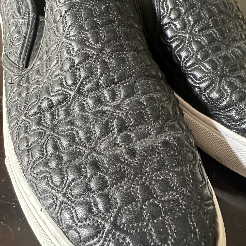 Tory Burch Quilted Bryant Black Slip-on 9